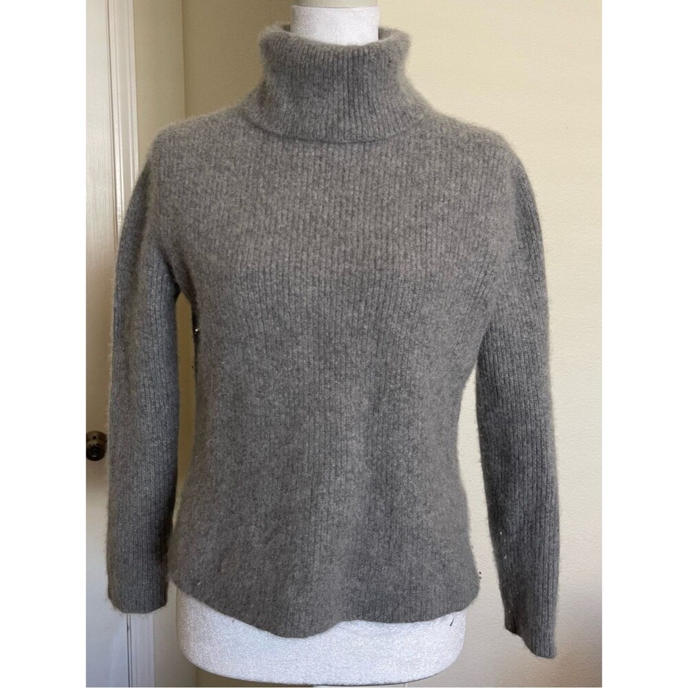 Quince Mongolian Cashmere Turtleneck Sweater - Size Medium